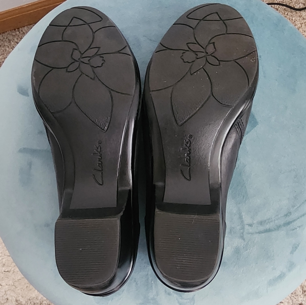 Clark's Emily Women's Black Slip On Leather Block Heel Size 9W - Picture 10 of 13